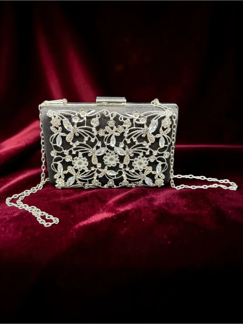 Chelsea Moreland Rhinestone Filigree Evening Clutch Bag Purse Chain Strap Event